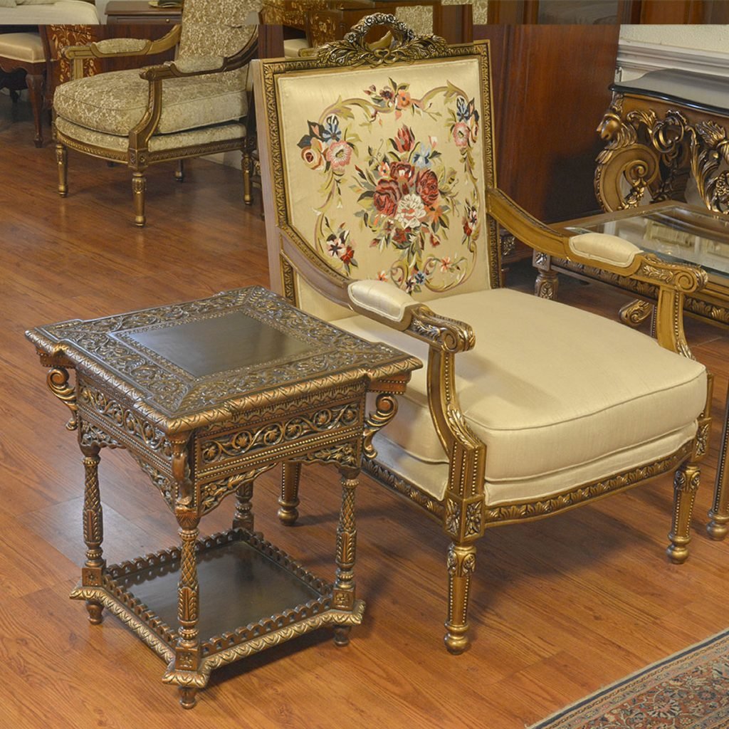 Dhacca Table - En Vogue